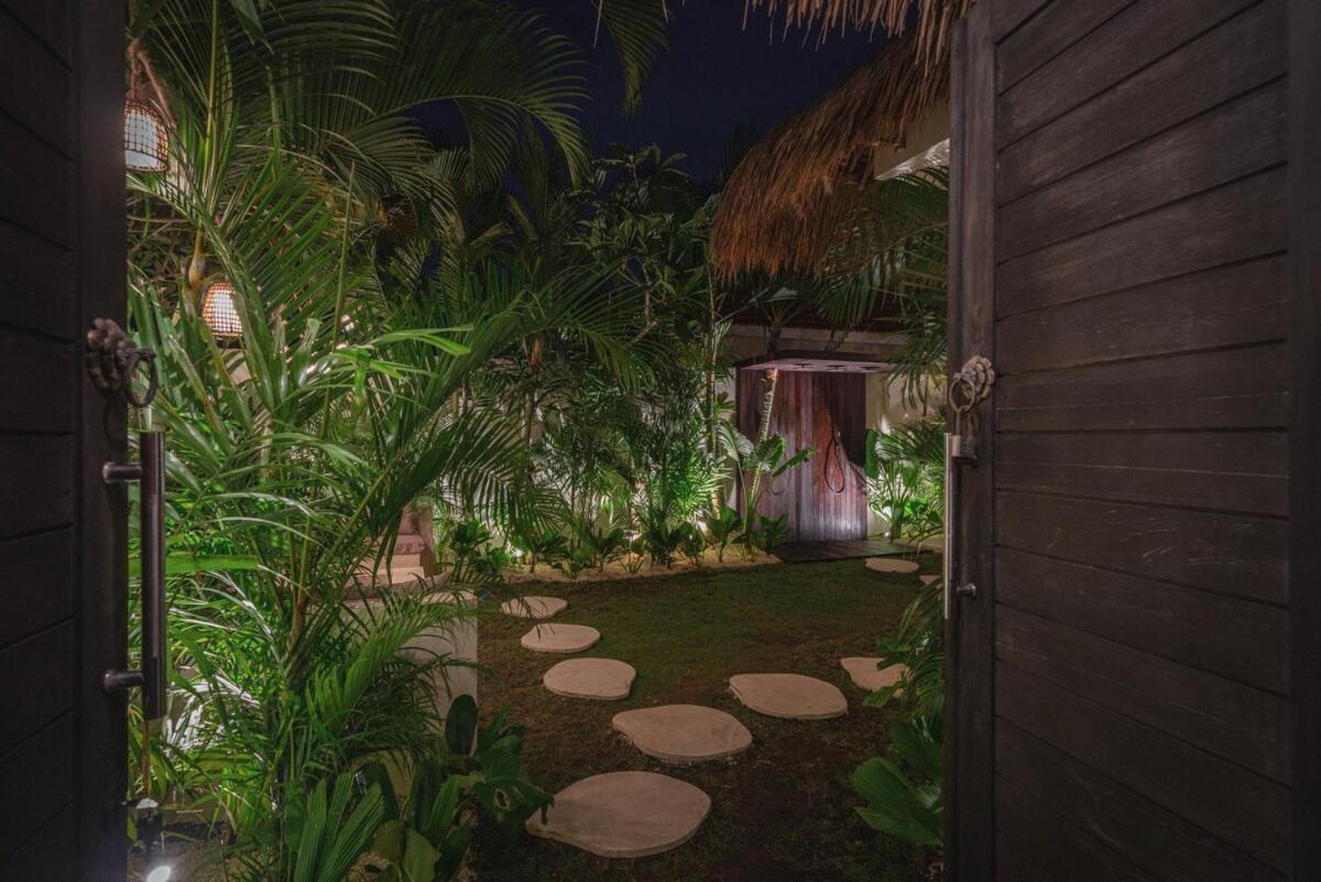 The Jungle - Luxurious & Tropical Concept - 3Br - Central Canggu Exterior foto